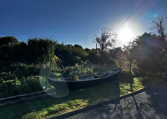 Lakeside Lookout Bantry